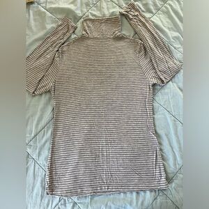 🎁Free with purchase!🎁 Gray Striped Cuddl Duds Long sleeved T Size Large